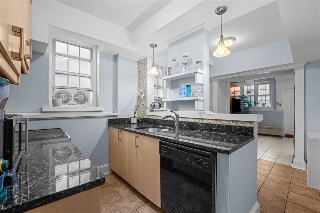 1 Lanark Road, Unit 7 Brookline, MA 02445 - Photo 8 of 22