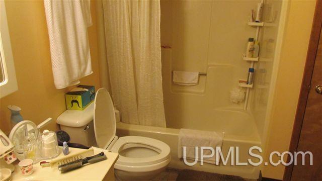 931 Shields Street L'Anse, MI 49946 - Photo 10 of 15