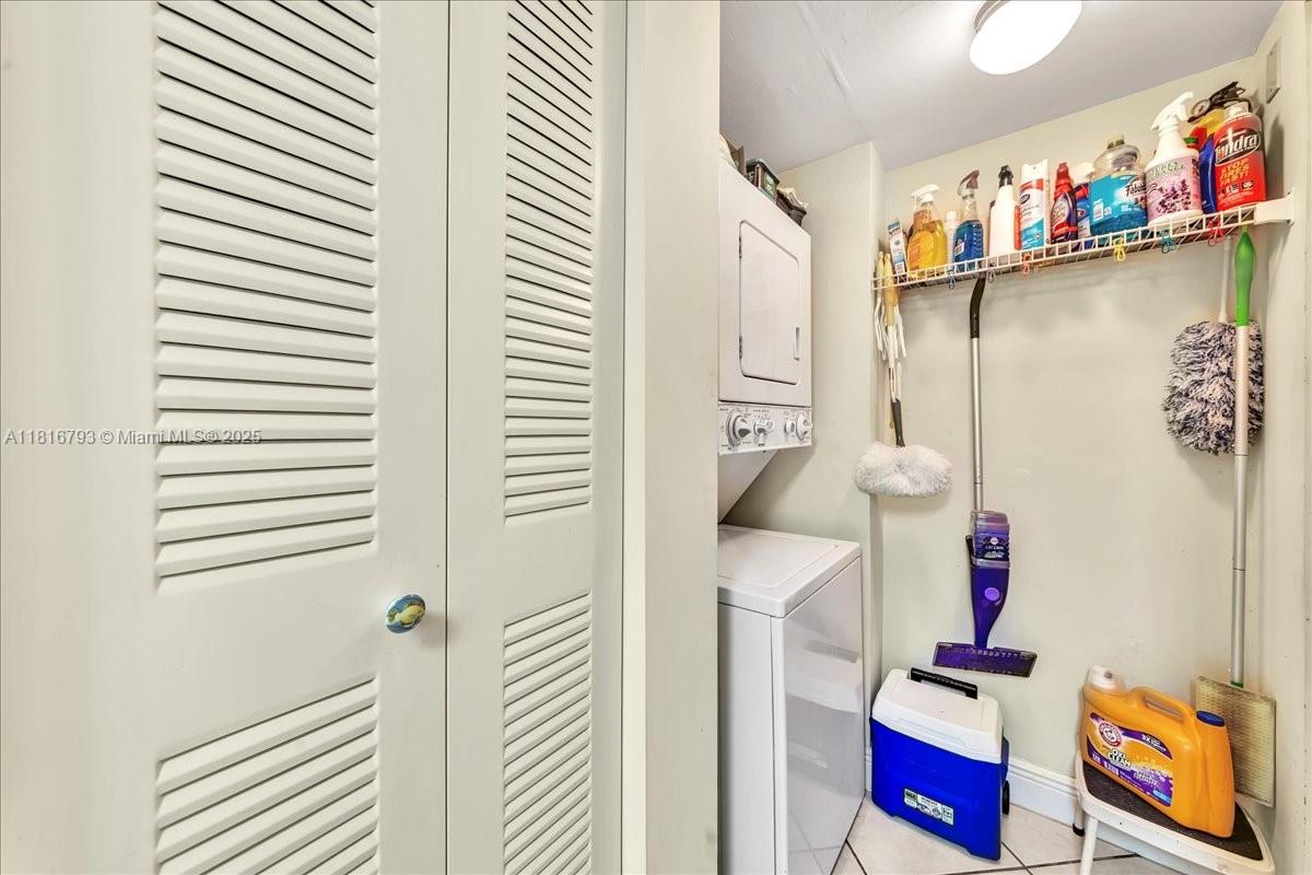 2351 Douglas Road, Unit 1204 Miami, FL 33145 - Photo 19 of 35