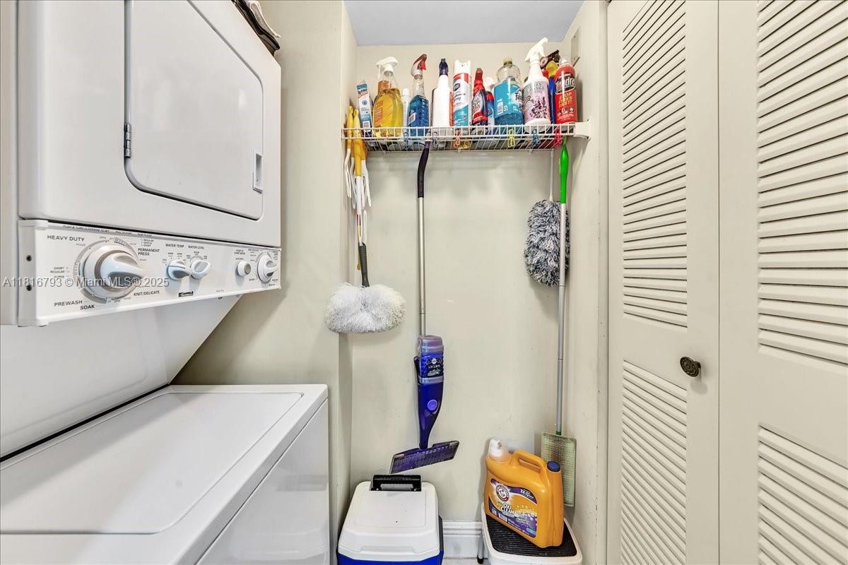 2351 Douglas Road, Unit 1204 Miami, FL 33145 - Photo 20 of 35