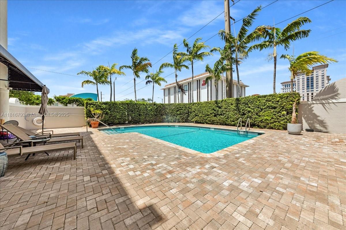 2351 Douglas Road, Unit 1204 Miami, FL 33145 - Photo 31 of 35