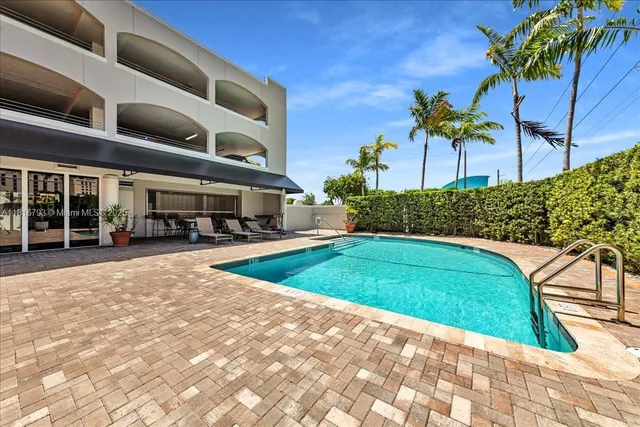 $475,000 | 2351 Douglas Road, Unit 1204, Miami, FL 33145