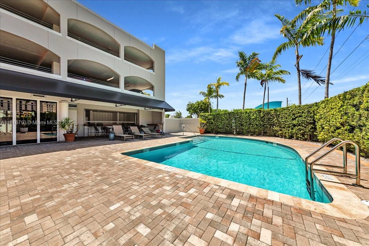 2351 Douglas Road, Unit 1204 Miami, FL 33145 - Photo 32 of 35