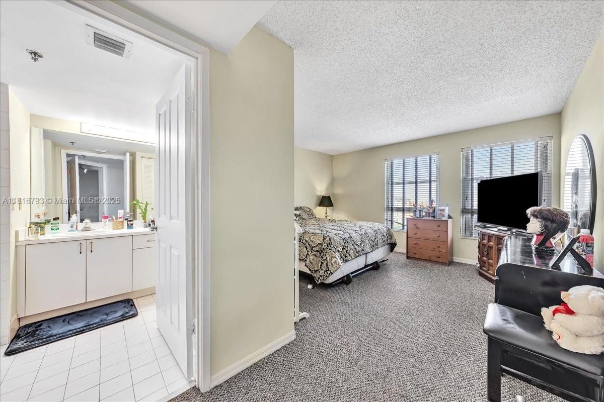 2351 Douglas Road, Unit 1204 Miami, FL 33145 - Photo 5 of 35