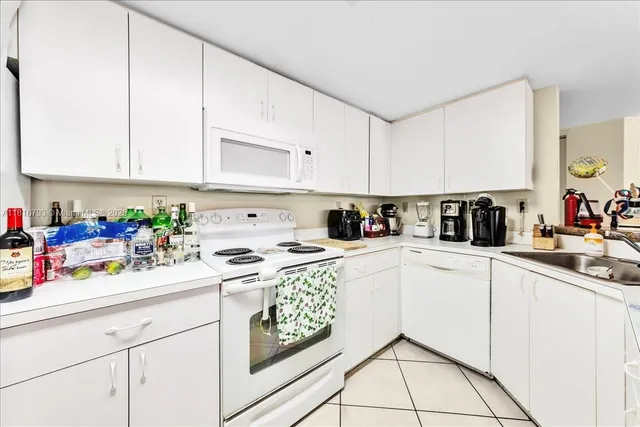 $475,000 | 2351 Douglas Road, Unit 1204, Miami, FL 33145