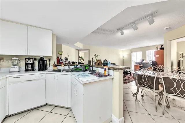 $475,000 | 2351 Douglas Road, Unit 1204, Miami, FL 33145
