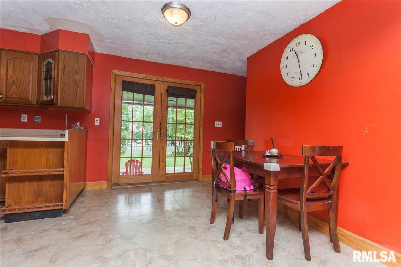 2817 West James Road Peoria, IL 61615 - Photo 6 of 34 Gallery Image 6