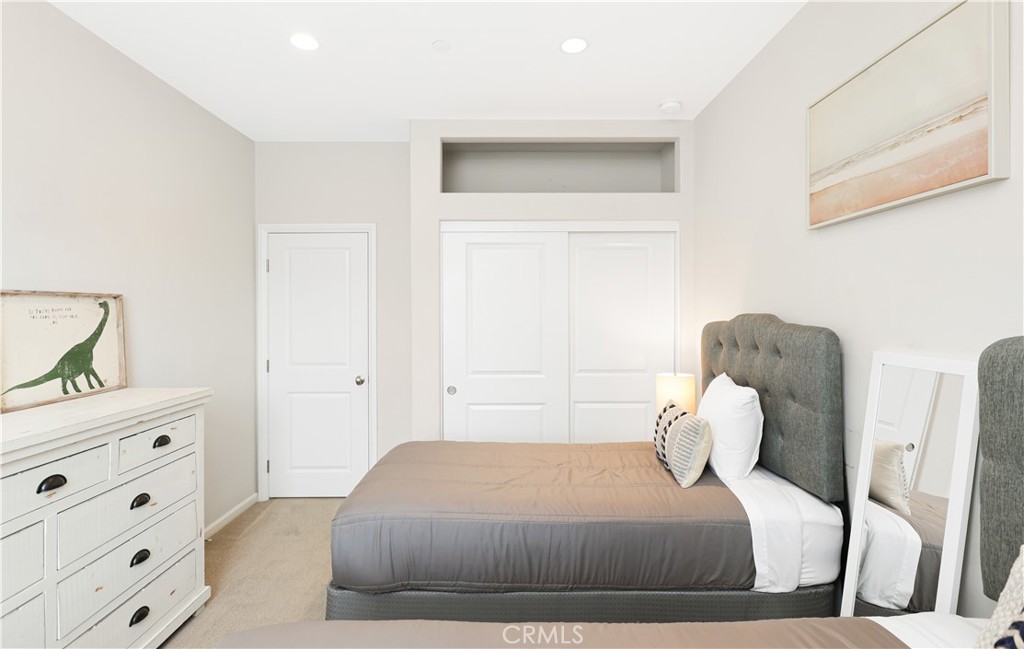 231 Rodeo Irvine, CA 92602 - Photo 36 of 48 Gallery Image 36