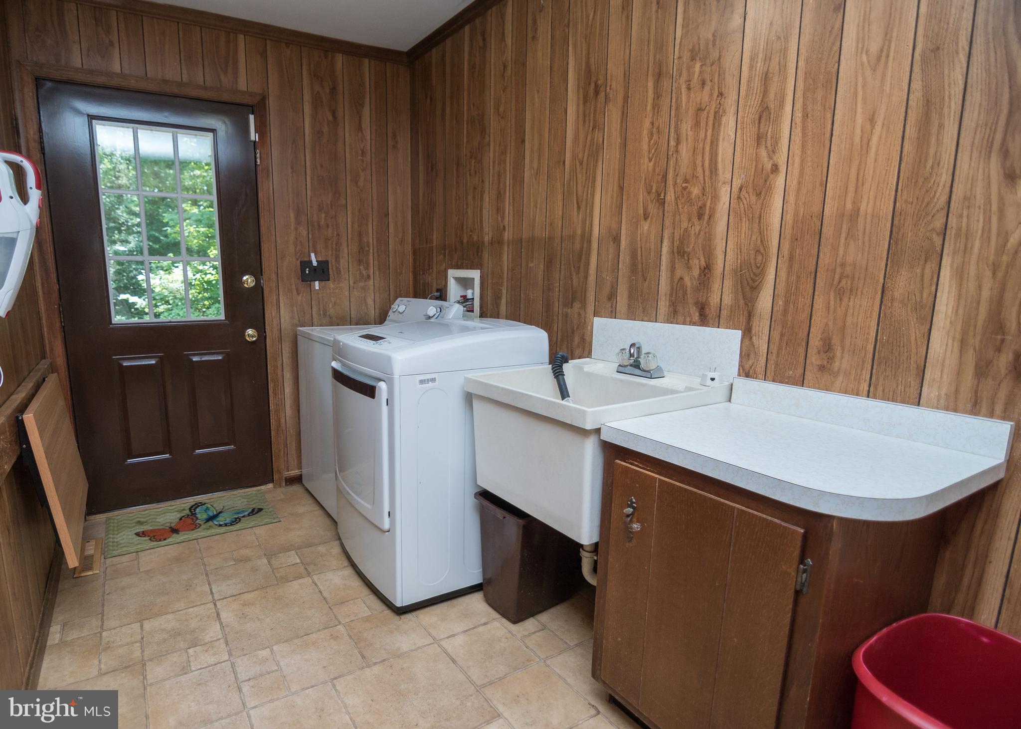 508 Beebe Road Harrington, DE 19952 - Photo 15 of 40 Laundry room off kitchen