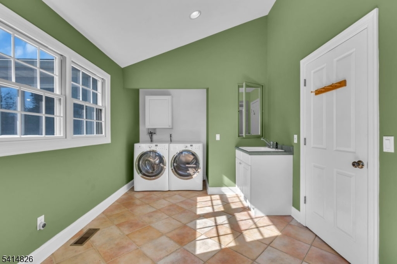 206 Cokesbury Road Lebanon, NJ 08833 - Photo 21 of 32