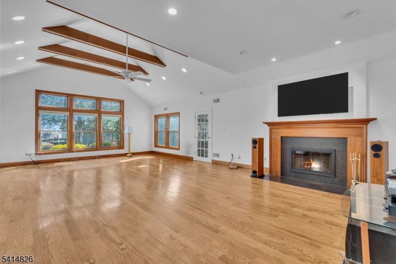 206 Cokesbury Road Lebanon, NJ 08833 - Photo 8 of 32