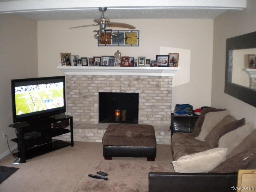 44408 Hanford Road Canton, MI 48187 - Photo 9 of 18 DSCN2819.JPG
