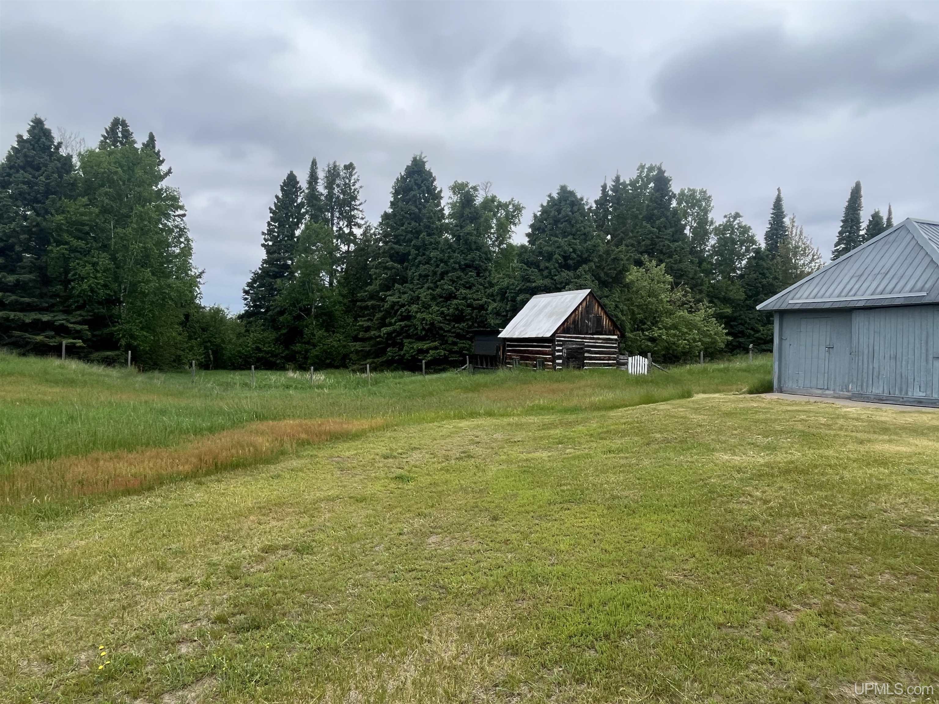 589 Mangum Road Marquette, MI 49855 - Photo 6 of 59