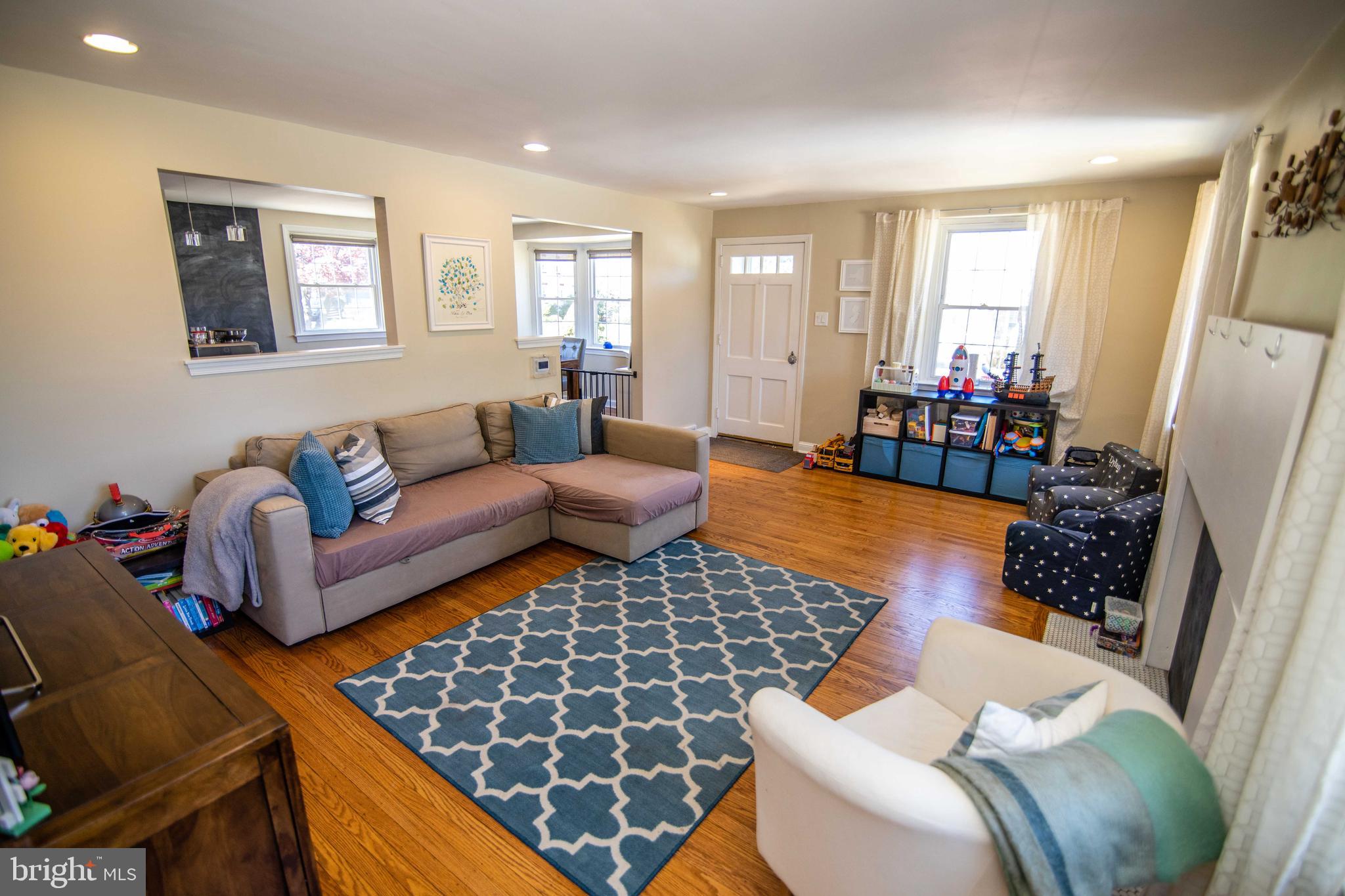 60 Providence Road Morton, PA 19070 - Photo 3 of 25 Living room