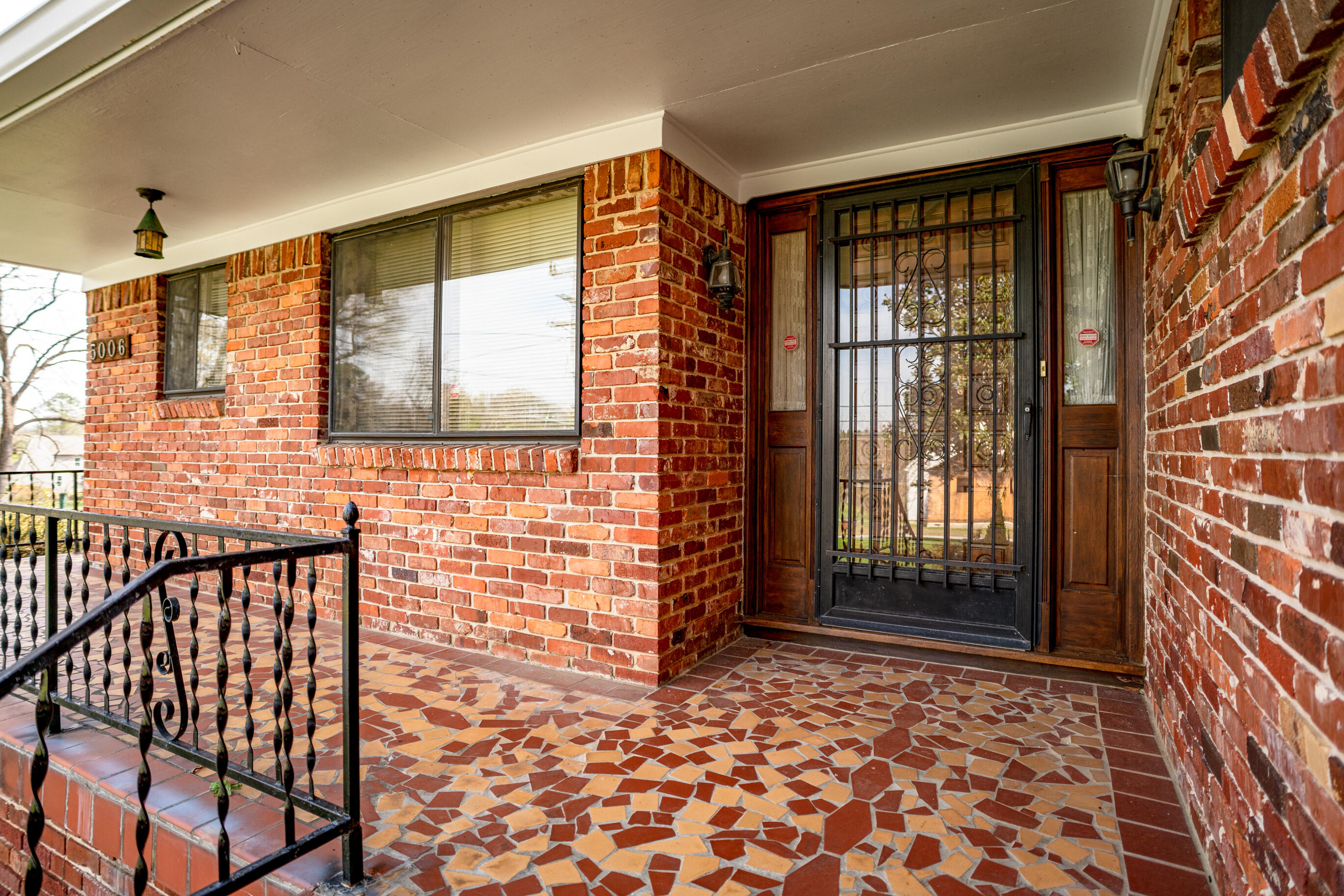 5006 Swan Road Chattanooga, TN 37416 - Photo 3 of 43 Front Porch