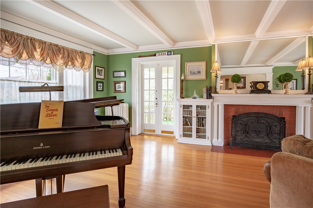 28 West Main Road Middletown, RI 02842 - Photo 11 of 48