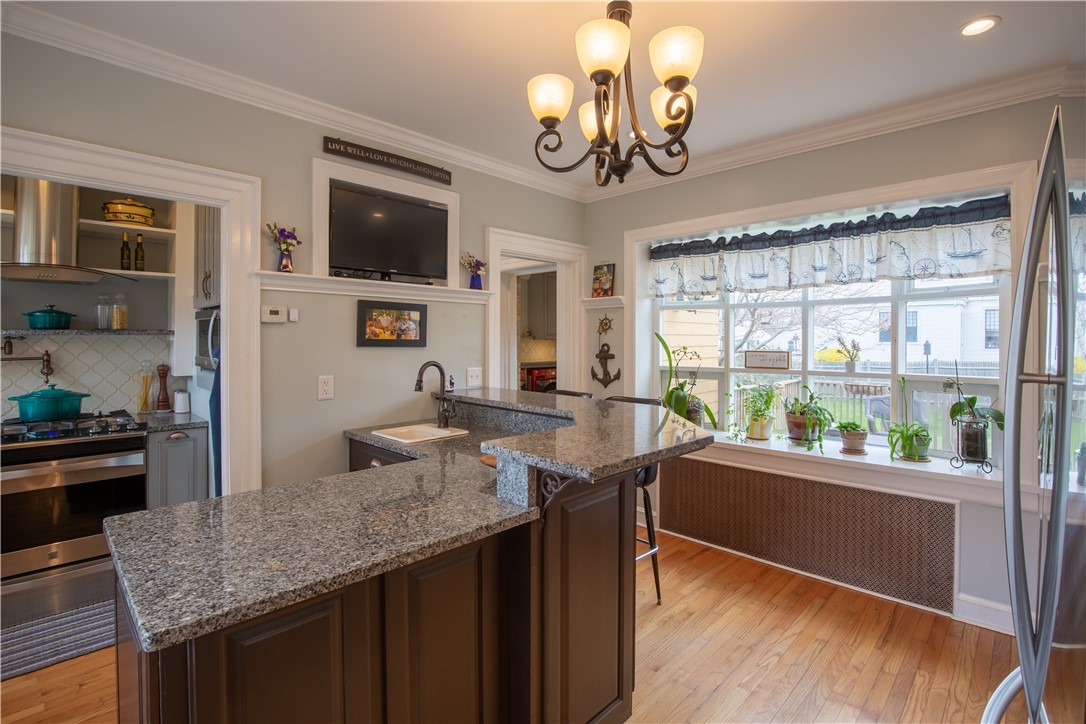 28 West Main Road Middletown, RI 02842 - Photo 20 of 48
