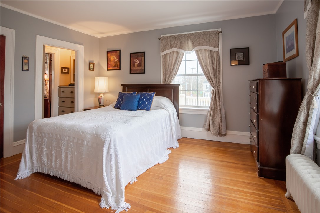 28 West Main Road Middletown, RI 02842 - Photo 35 of 48