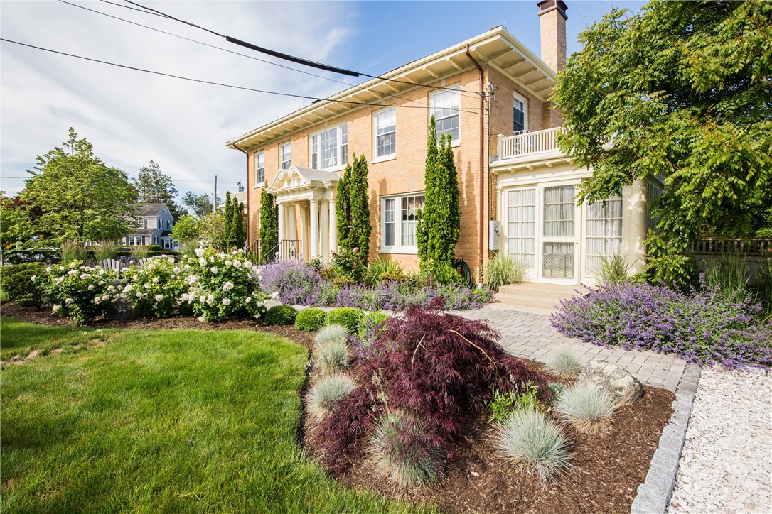 28 West Main Road Middletown, RI 02842 - Photo 4 of 48
