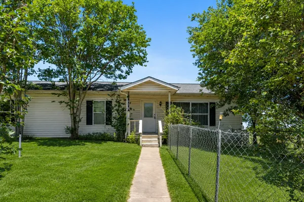 $95,000 | 1026 Beach View, Seven Points, TX 75143
