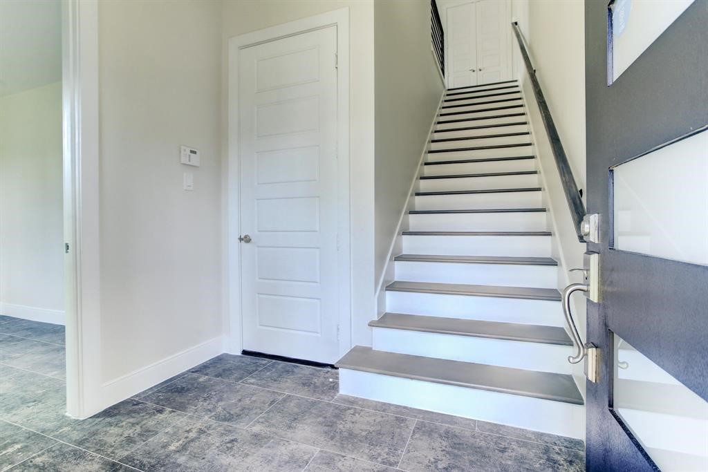 3106 Eunice Street Houston, TX 77009 - Photo 11 of 16 a view of entryway