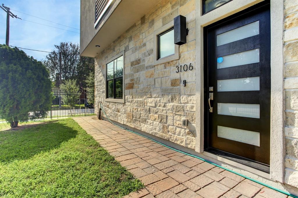 3106 Eunice Street Houston, TX 77009 - Photo 2 of 16 a view of front door of house with yard