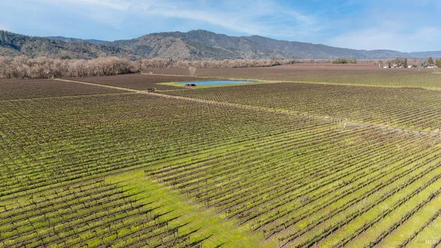 $1,250,000 | 4900 Old River Road, Ukiah, CA 95482