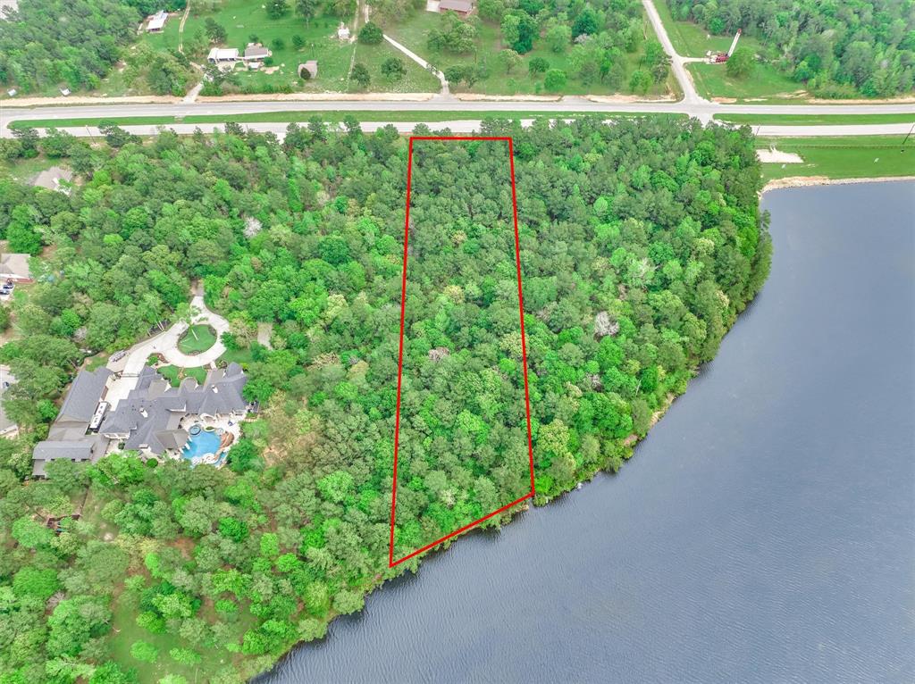 2.3 Waterfront Property on private Montgomery Trace lake.