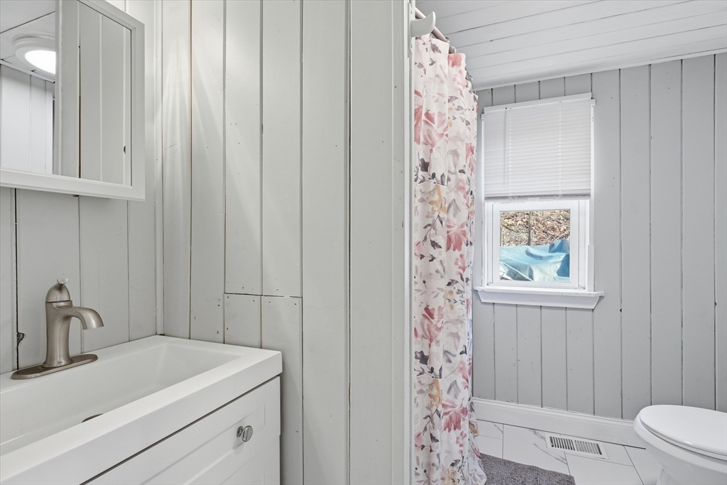 75 C Street Athol, MA 01331 - Photo 6 of 22