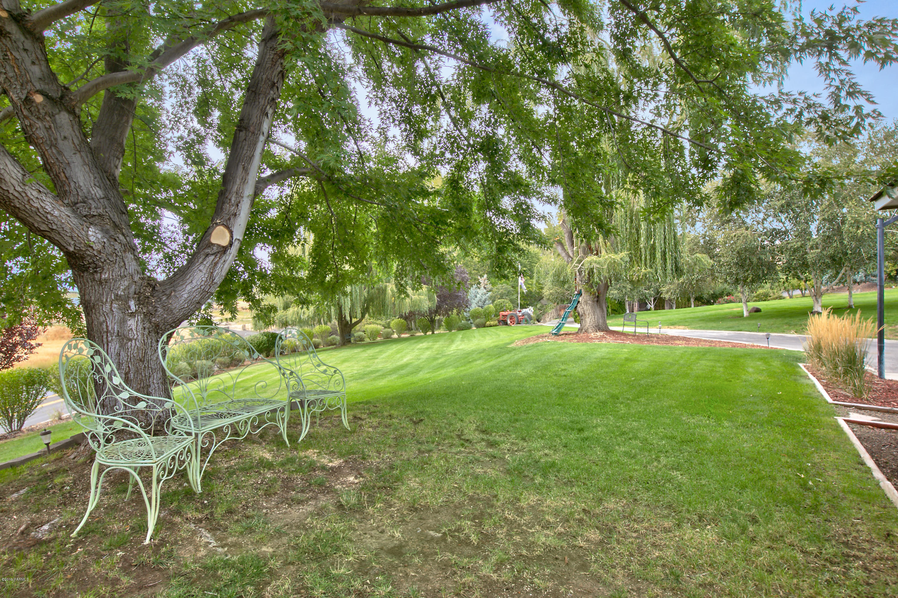 10501 Summitview Road Yakima, WA 98908 - Photo 22 of 22 a view of a park
