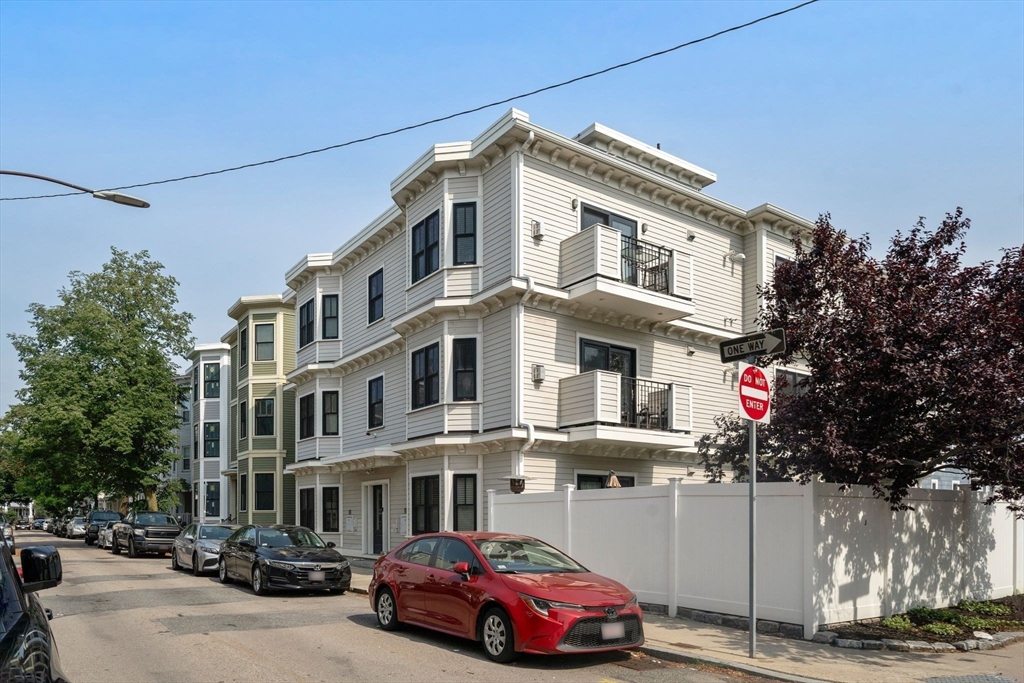 11 Howell Street, Unit 2 Boston, MA 02125 - Photo 23 of 25