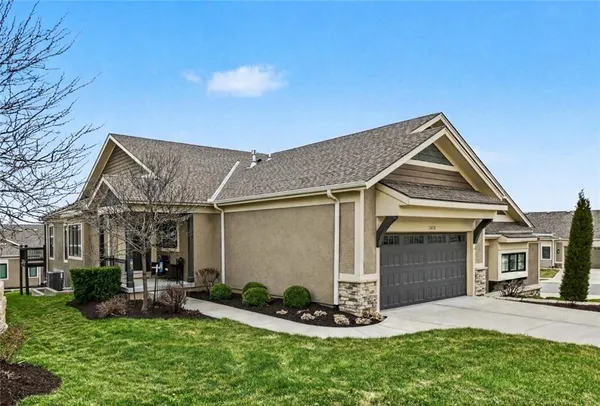 $547,500 | 11458 South Waterford Drive, Olathe, KS 66061