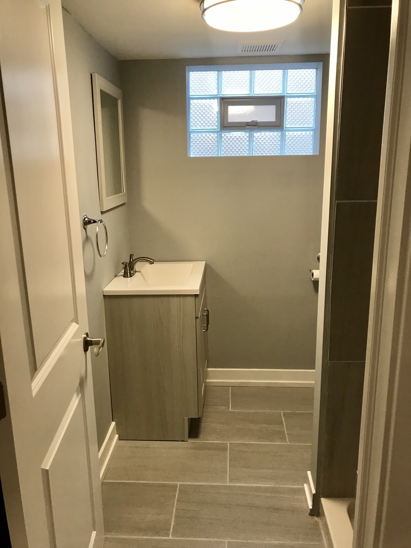 225 Rice Avenue Bellwood, IL 60104 - Photo 14 of 22 Gallery Image 14