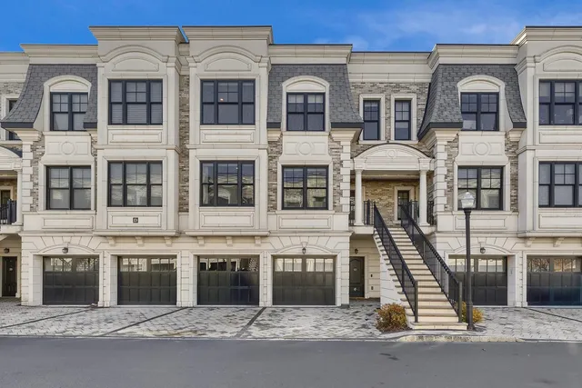 $1,250,000 | 44 Marquis Court, Edgewater, NJ 07020