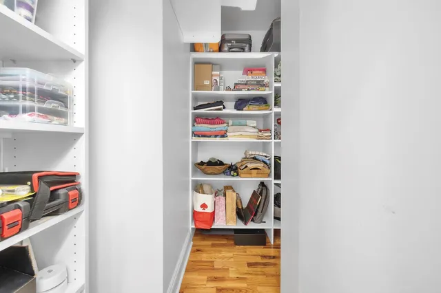 $1,250,000 | 44 Marquis Court, Edgewater, NJ 07020