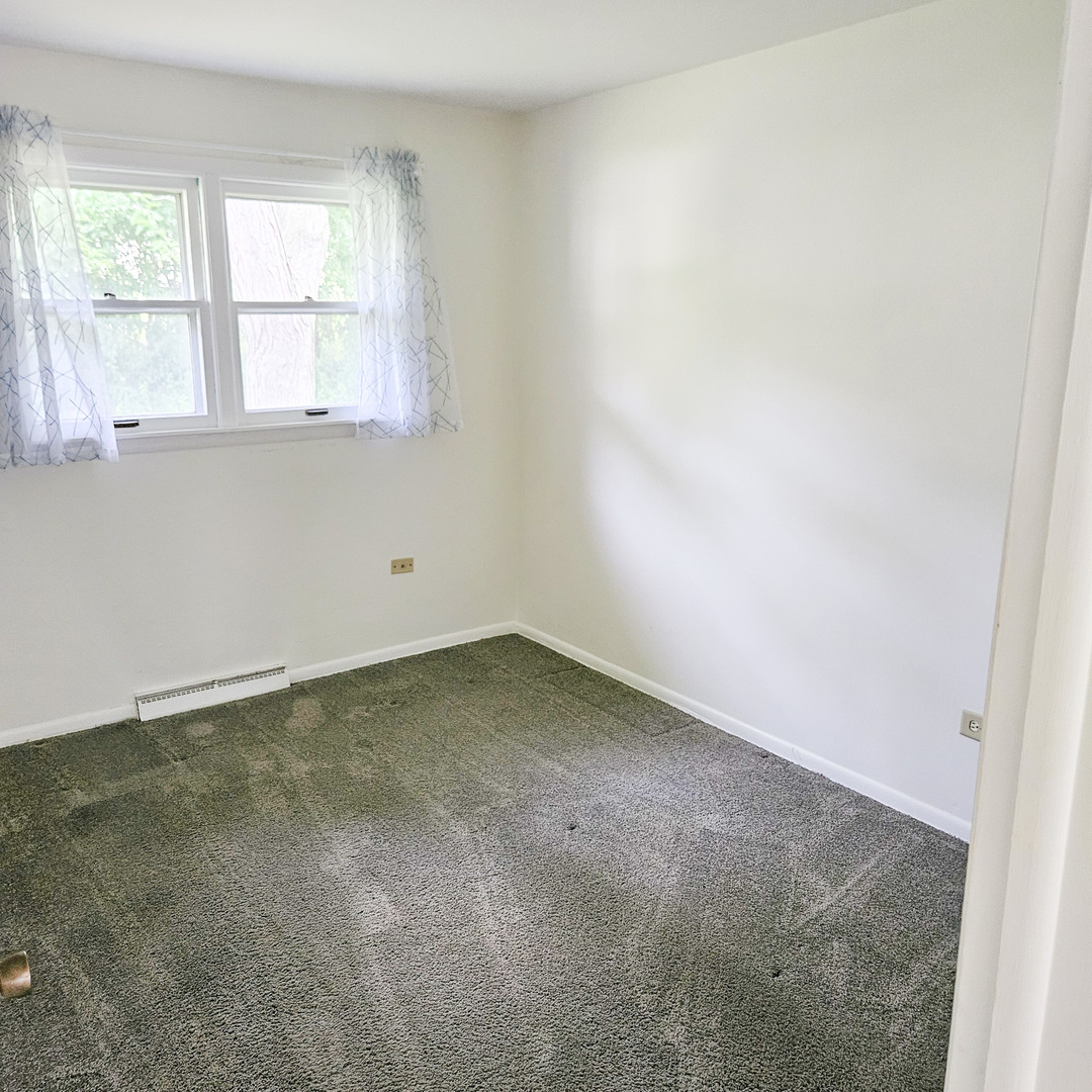 2308 Sand Lake Road Lindenhurst, IL 60046 - Photo 11 of 17