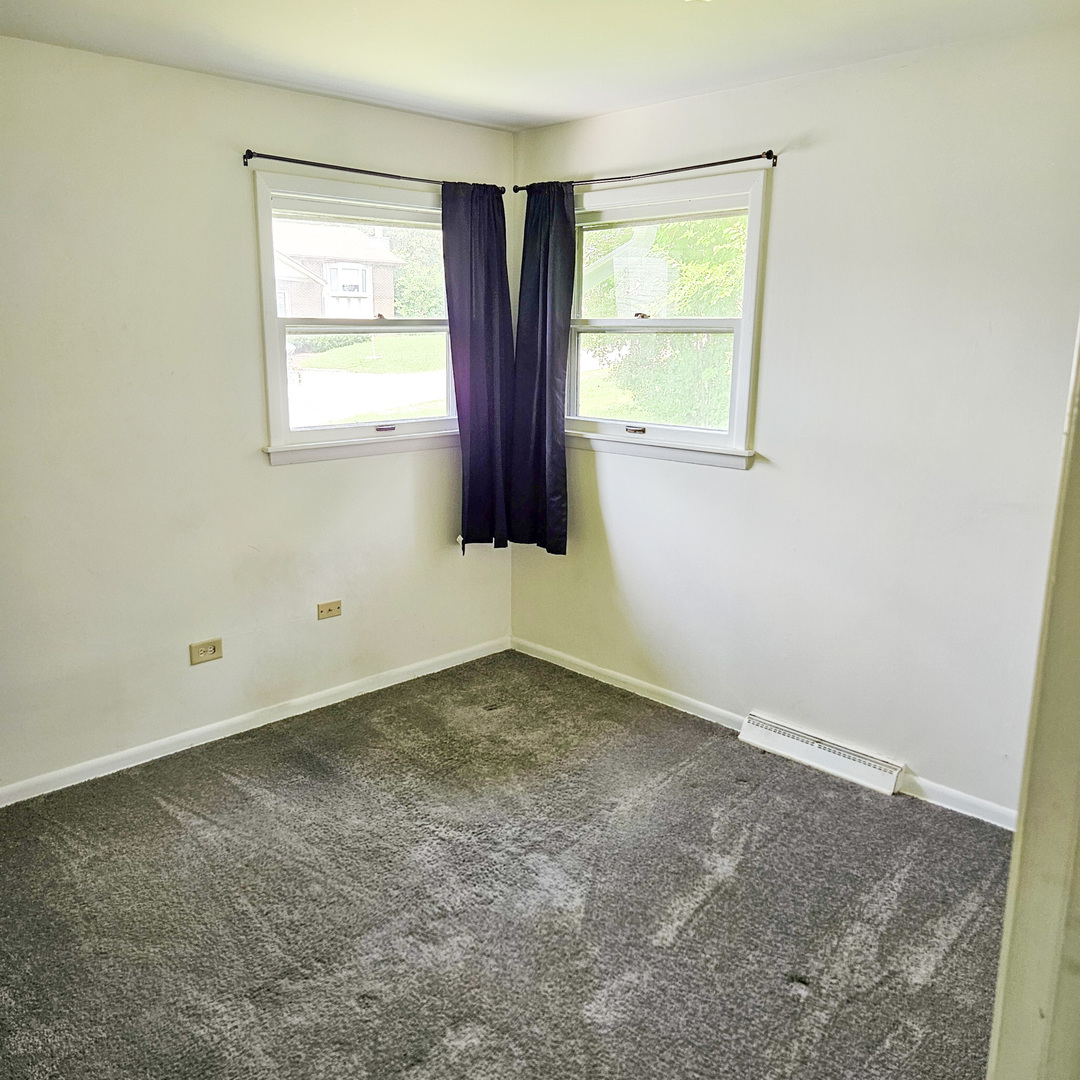 2308 Sand Lake Road Lindenhurst, IL 60046 - Photo 12 of 17