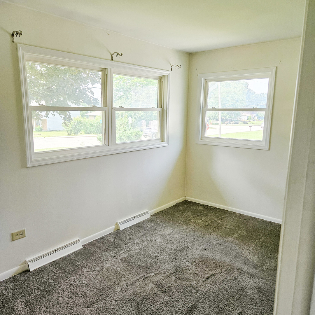 2308 Sand Lake Road Lindenhurst, IL 60046 - Photo 14 of 17