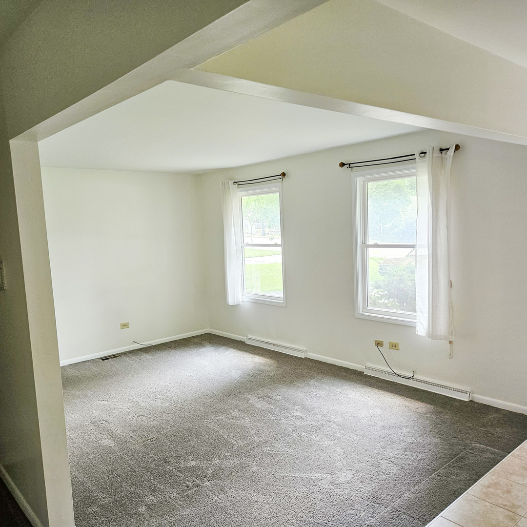 2308 Sand Lake Road Lindenhurst, IL 60046 - Photo 10 of 17