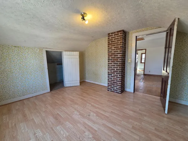 $29,900 | 425 6th Street, Tracy, MN 56175