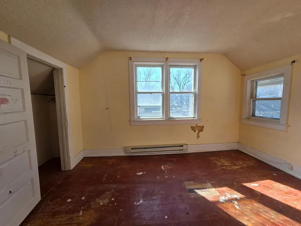 $29,900 | 425 6th Street, Tracy, MN 56175