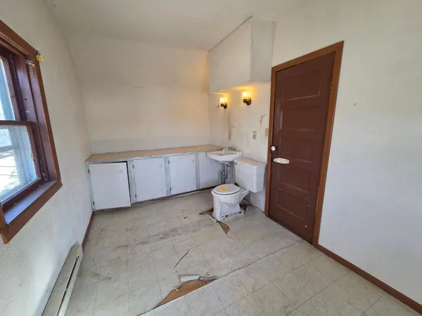 $29,900 | 425 6th Street, Tracy, MN 56175