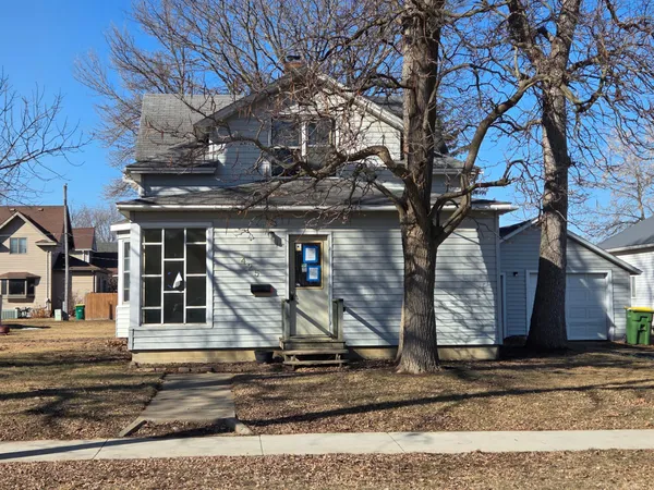 $29,900 | 425 6th Street, Tracy, MN 56175