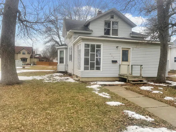 $29,900 | 425 6th Street, Tracy, MN 56175