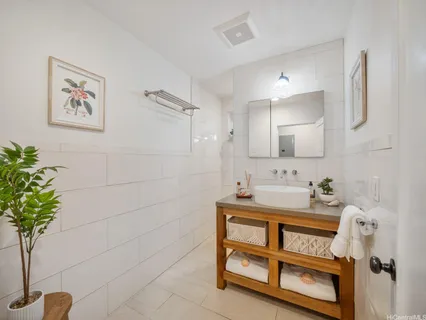 $3,295,000 | 244 Awakea Road, Kailua, HI 96734