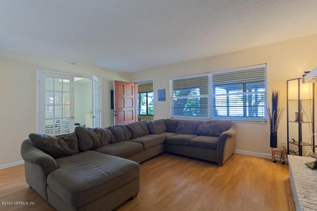 6540 Brooklyn Bay Road Keystone Heights, FL 32656 - Photo 22 of 41 Living Room