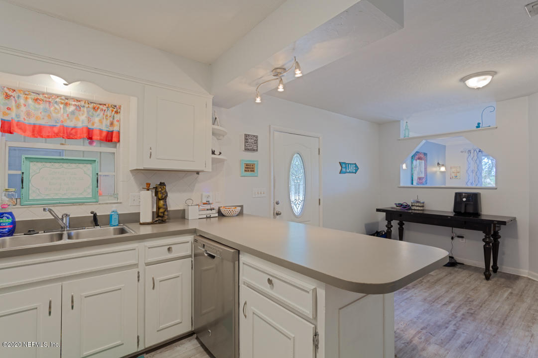 6540 Brooklyn Bay Road Keystone Heights, FL 32656 - Photo 10 of 41 Updated Kitchen