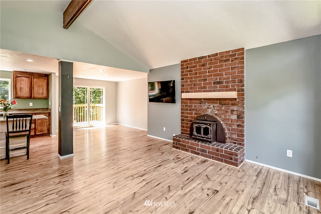 21022 Echo Lake Road Snohomish, WA 98296 - Photo 5 of 16 Gallery Image 5