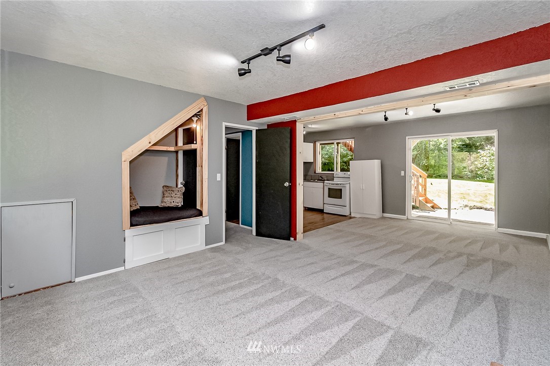 21022 Echo Lake Road Snohomish, WA 98296 - Photo 10 of 16 Gallery Image 10