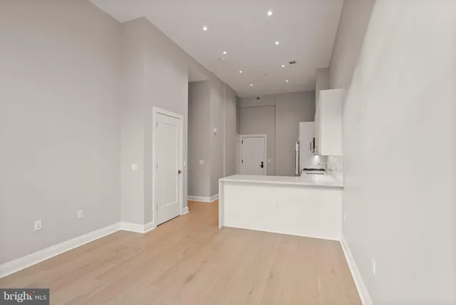 $3,700 | 925 North Fairfax Street, Unit 207, Alexandria, VA 22314